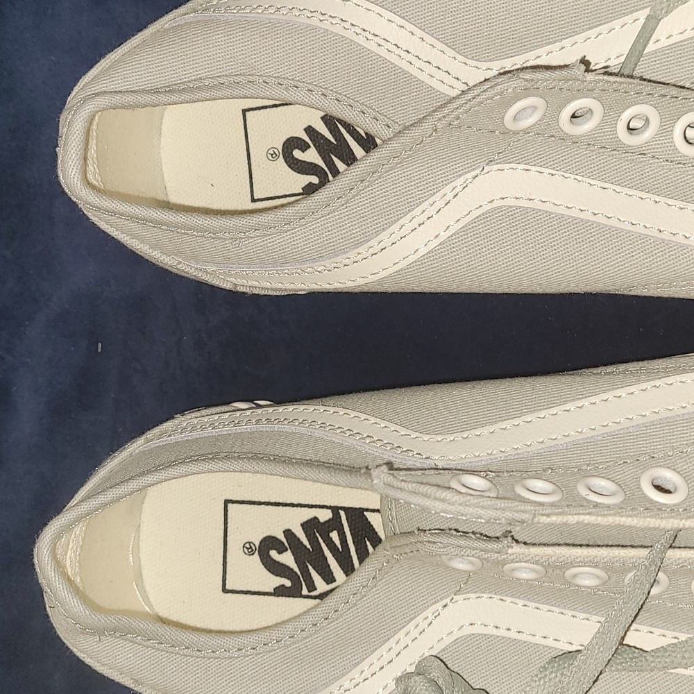 New Vans Old Skool Tapered size 7.5 mn/9wmn - Picture 2 of 8